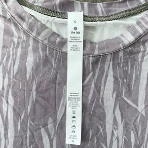 Lululemon Lab - Ultra Rare Active Top - size 6